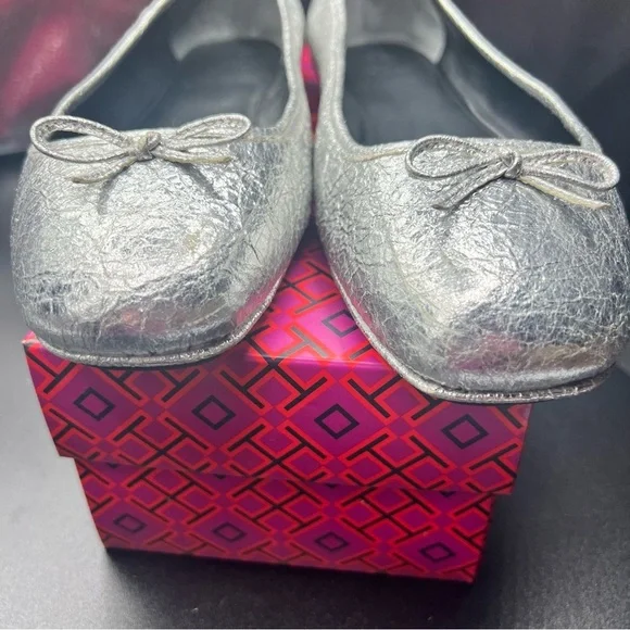 Tory Burch Laila driver  Silver Ballet Flats - Picture 10 of 15